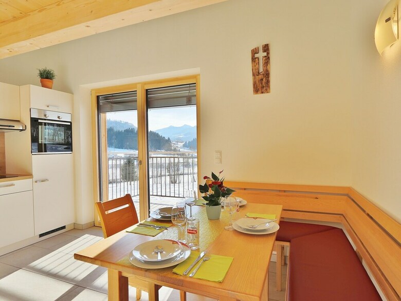 Sunlit Apartment Near Forest In Itter