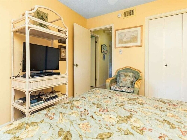 Sea Breeze 203 By Meyer Vacation Rentals