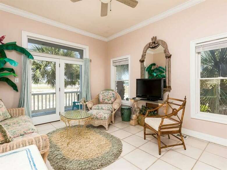 Pink Palace By Meyer Vacation Rentals