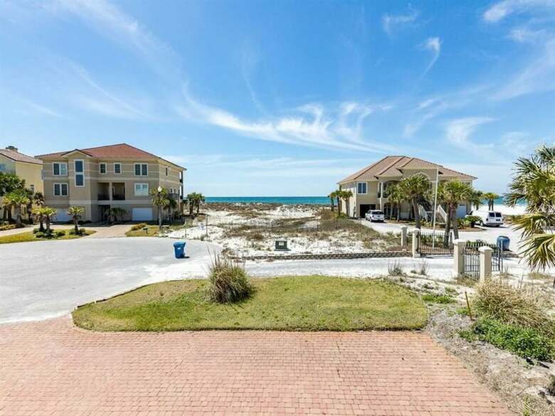 Pink Palace By Meyer Vacation Rentals
