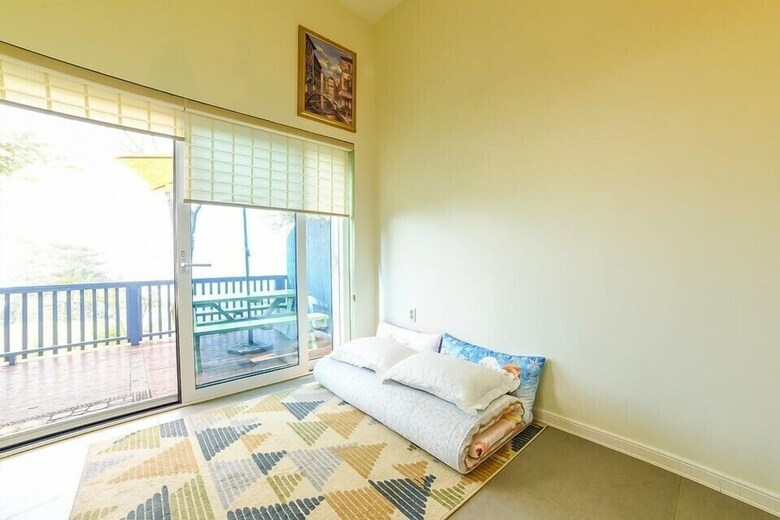 Ara Hill Pension