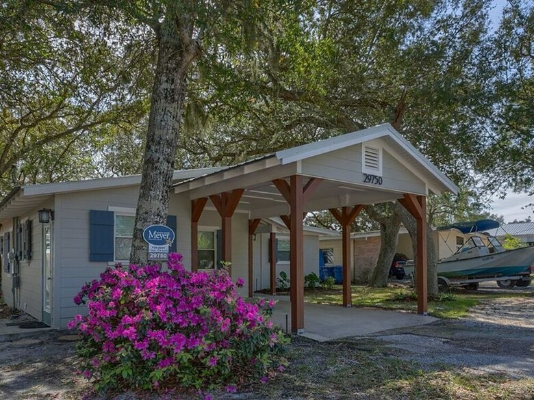 Sunny South By Meyer Vacation Rentals