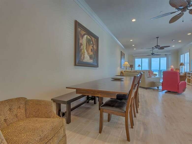 Pearl West By Meyer Vacation Rentals