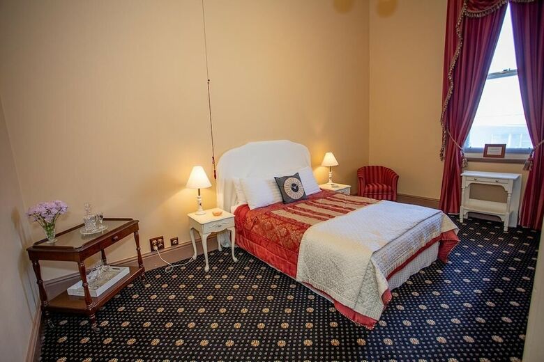 Hotel Clocktower Suites