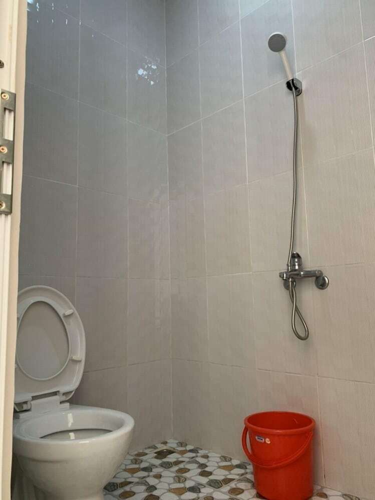 Hostal Lee Na Hotel - Hostel