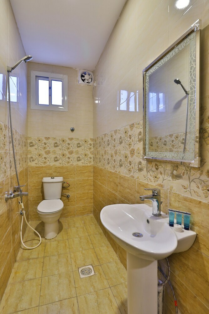 Oyo 355 Haifaa' Furnished Units
