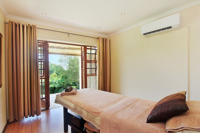 Hotel Crystal Springs