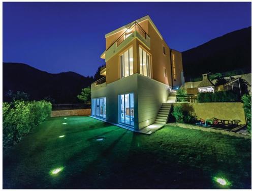 Holiday Home Ante Starcevica Cr
