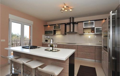Holiday Home Ante Starcevica Cr
