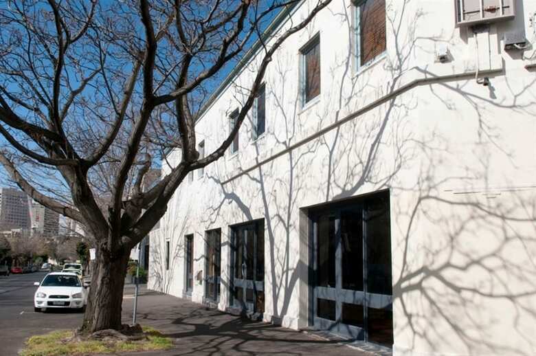 Hotel Lily Sands Inn