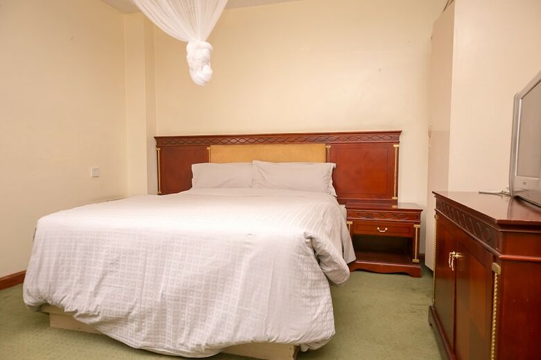 Olive Gardens Hotel