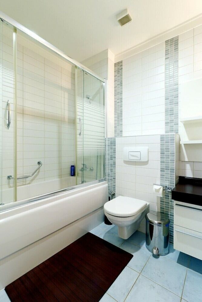 Emerald Apartment