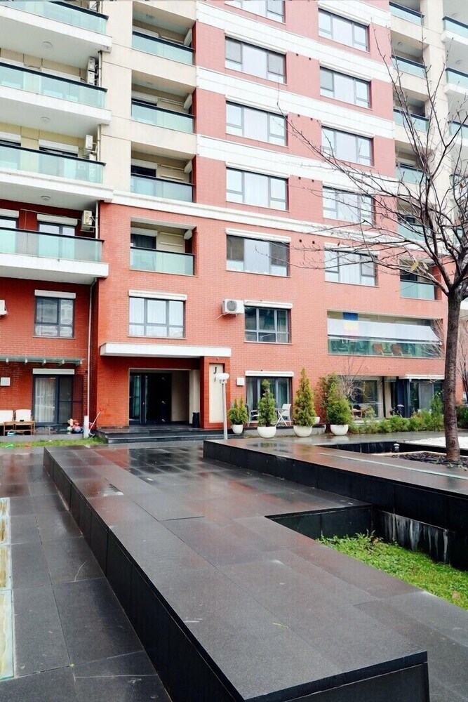 Emerald Apartment
