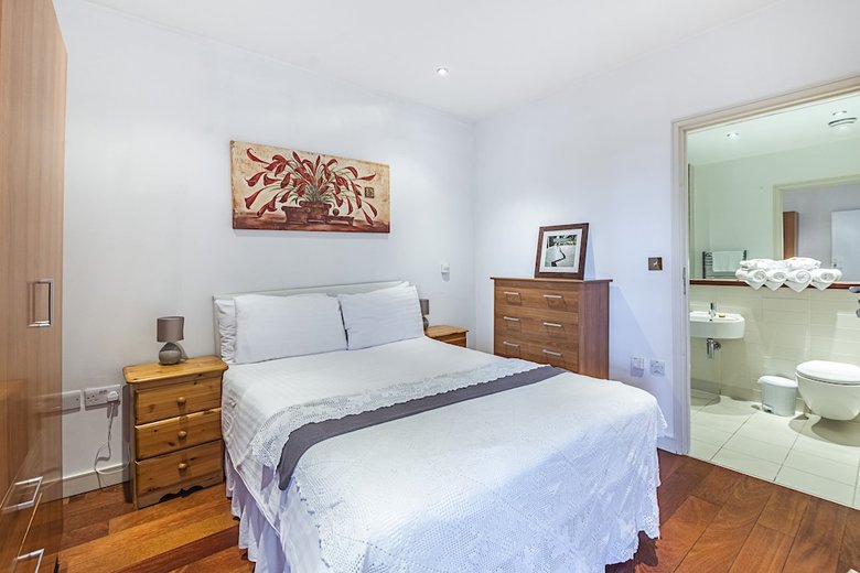 Splendid 3 Bedroom Apartment Kings Cross