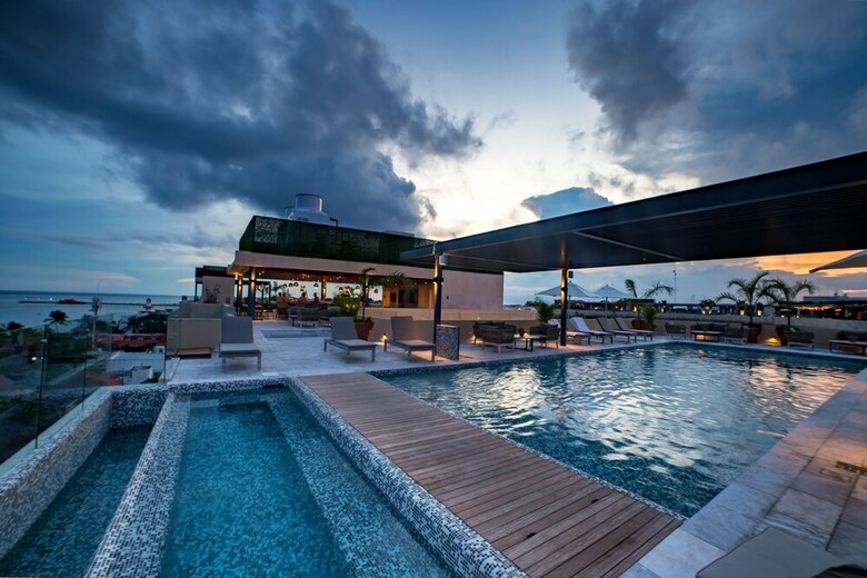 Aparthotel Singular Joy Vacation Rentals