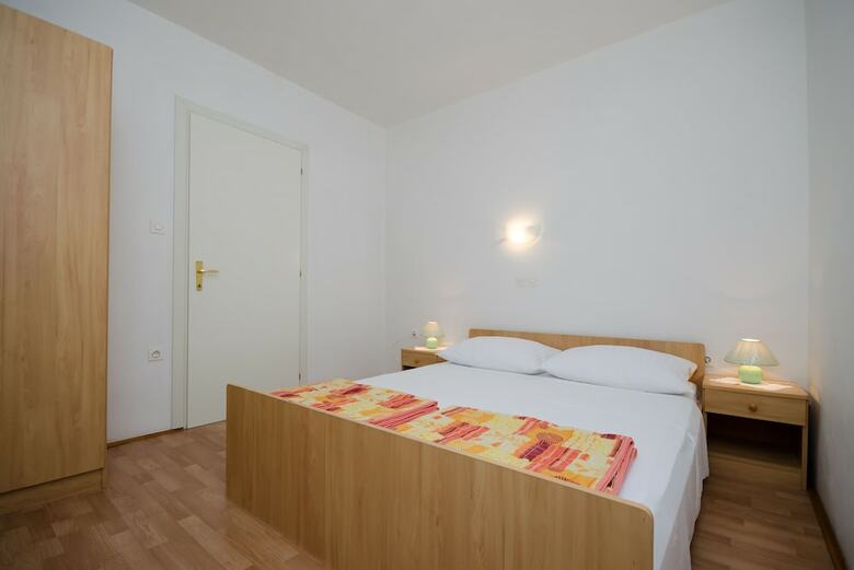 Apartments Ruza-rajska Beach