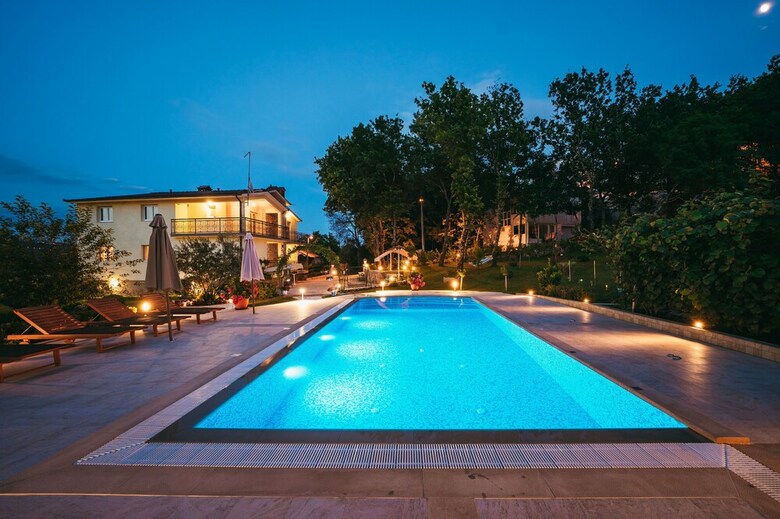House Estera