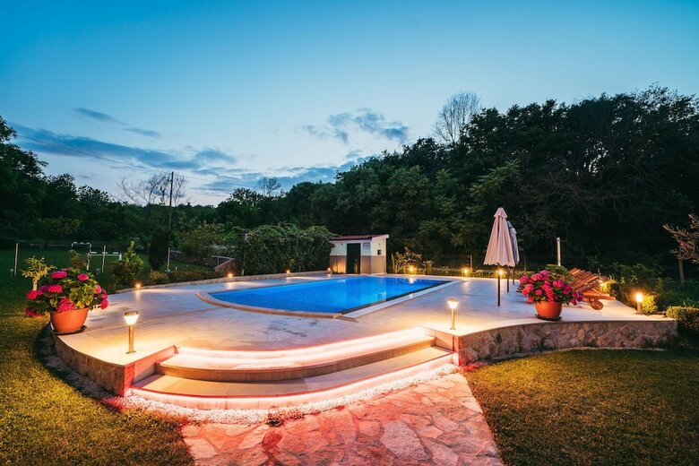 House Estera