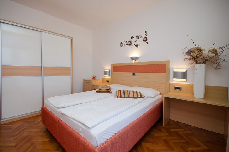 Apartments Mirjana