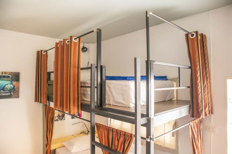 Hostal Oyo 617 Tira Hostel @ Chalong Phuket