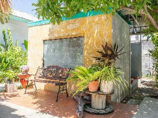 Hostal Oyo 617 Tira Hostel @ Chalong Phuket