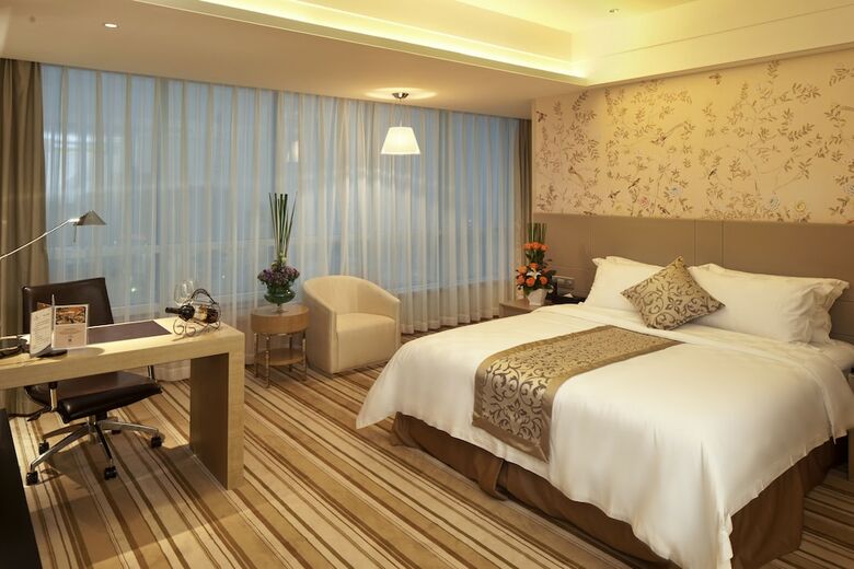 Grandskylight Hotel