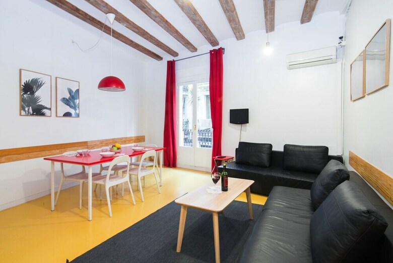 Apartamentos Elpilar Raval