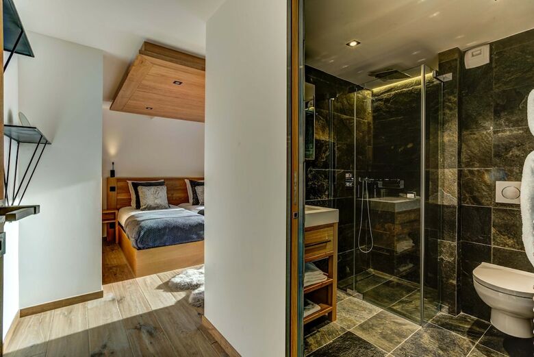 Black Pearl Chalet