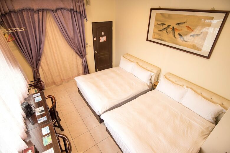 Hotel Qu Hi Home Stay