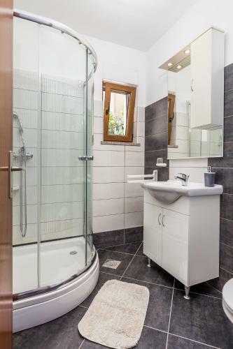 Apartments Davor