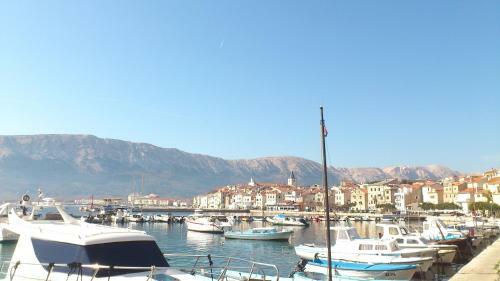 Apartments Sersic Baska
