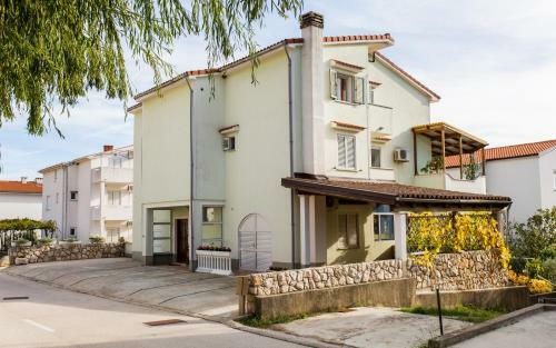 Apartments Luka
