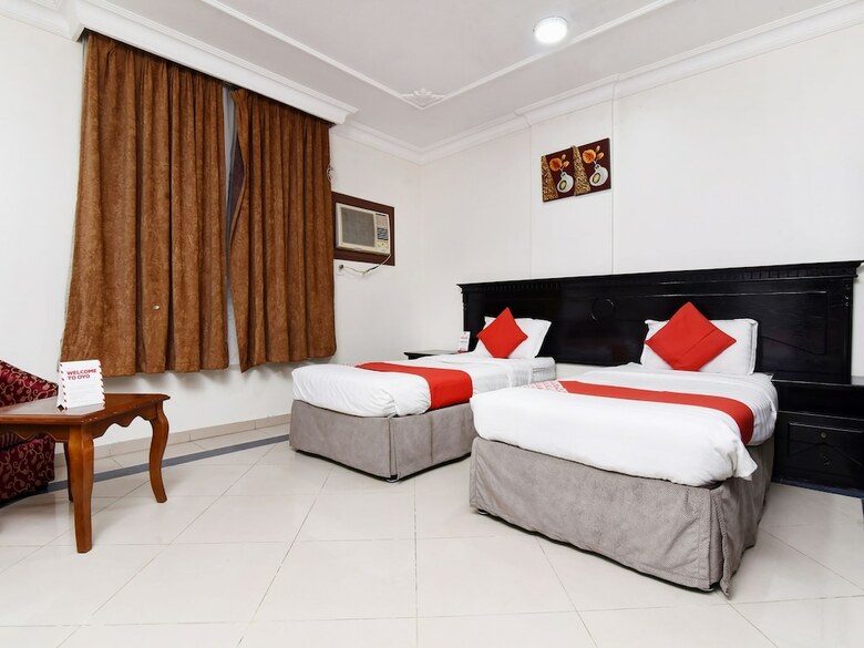 Oyo 367 Season Hotel