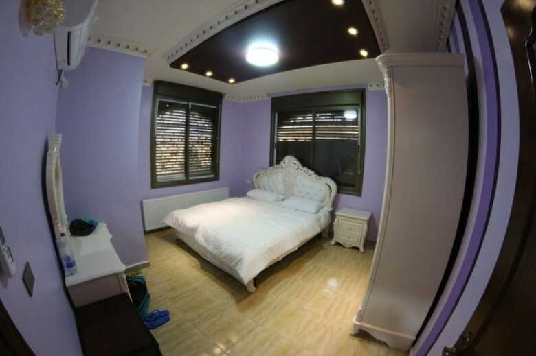 Bed & Breakfast Deluxe Villa Guest House