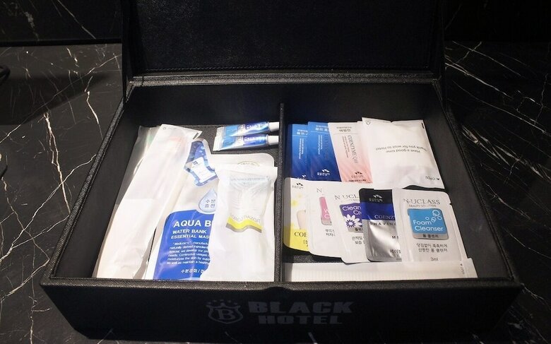 Black Hotel