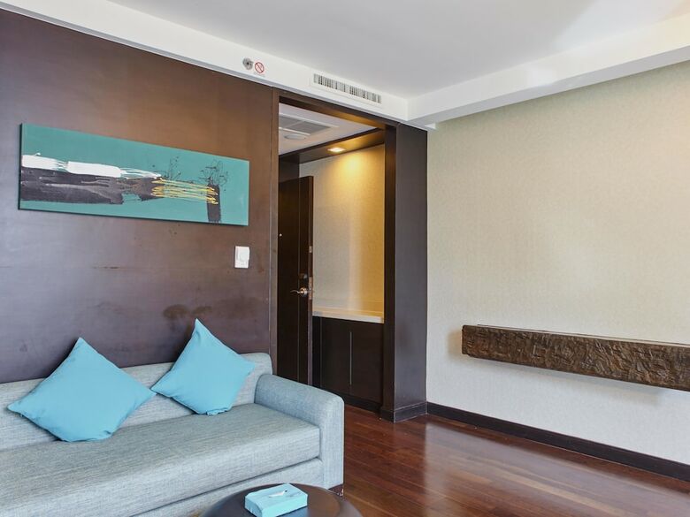 Jasmine Resort Hotel