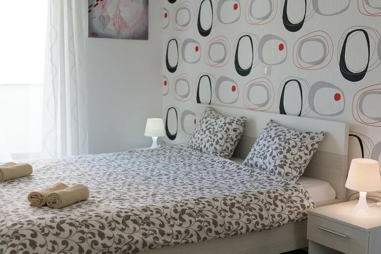 Apartments Mali Nono