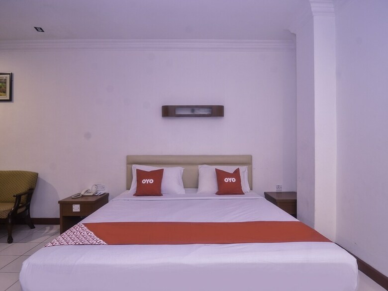 Hotel Oyo 89663 Theatre Inn