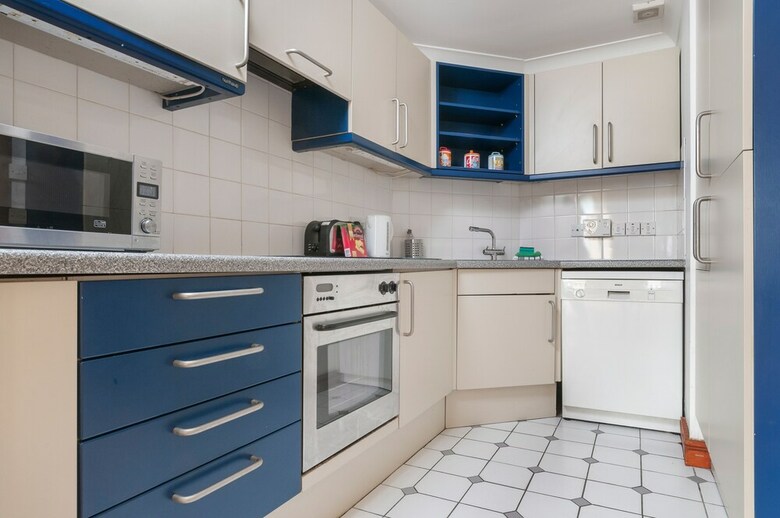 Apartamentos Dean Village With Private Parking