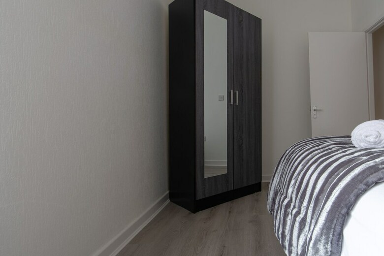 Lux Apartments 4 Bedroom House Sutcliffe