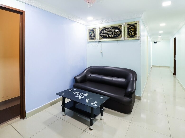 Oyo 89665 Royale City Hotel