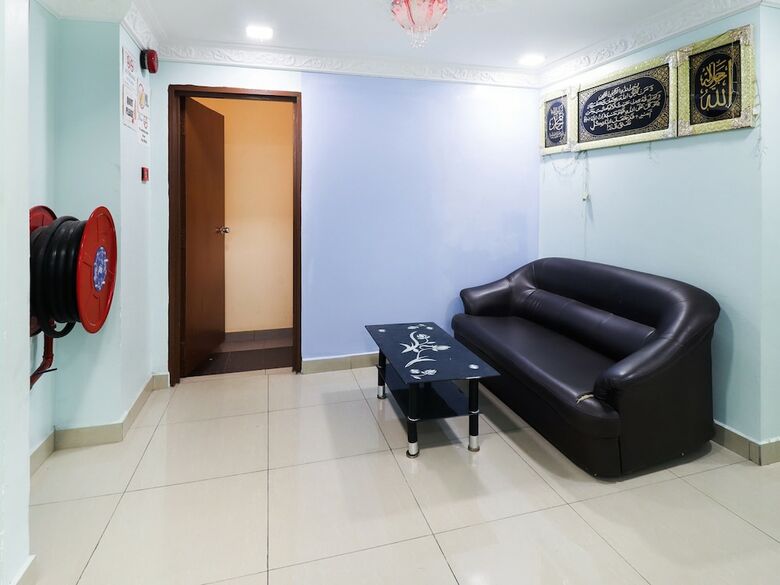 Oyo 89665 Royale City Hotel