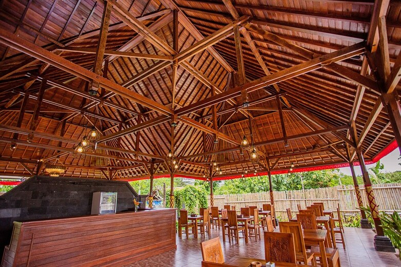Bed & Breakfast Maharatu Villas