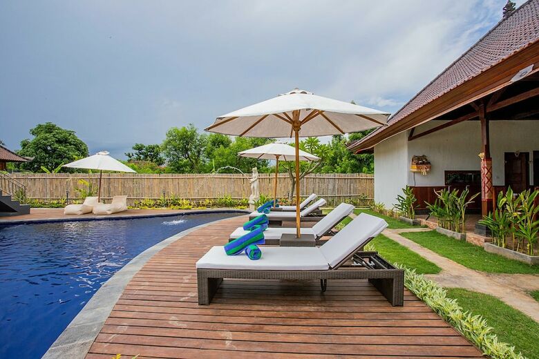 Bed & Breakfast Maharatu Villas