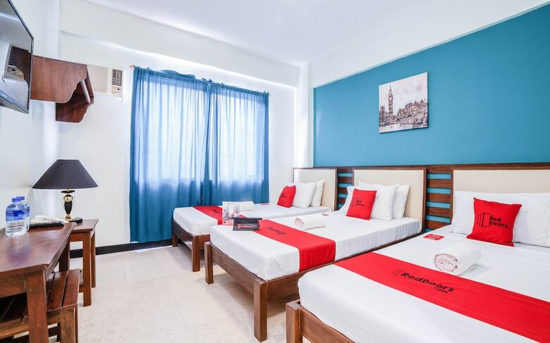 Hotel Reddoorz Plus Near Rizal Junction