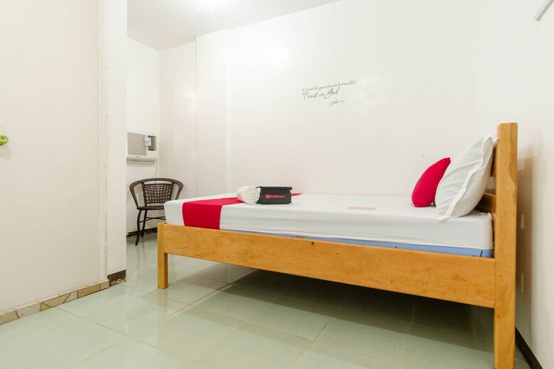 Hotel Reddoorz Near Coron Coliseum