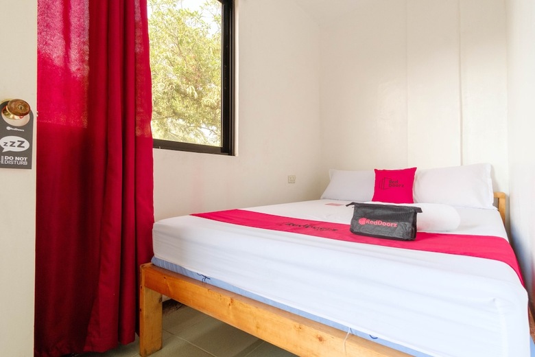 Hotel Reddoorz Near Coron Coliseum