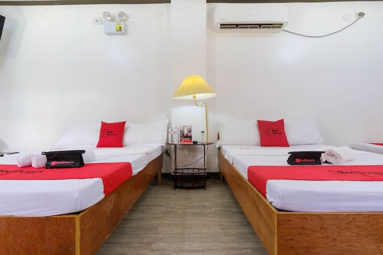 Hotel Reddoorz @ Governors Drive Coron