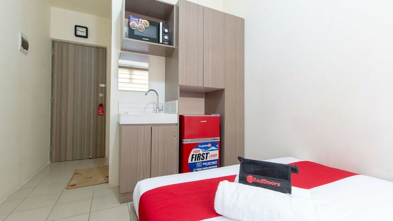 Hotel Reddoorz Plus @ Urban Deca Tower Edsa 2