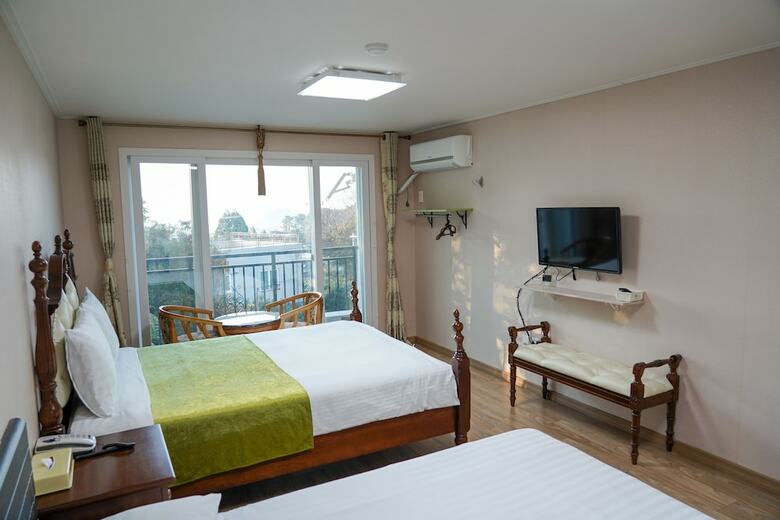 Hotel Stone And Wind Resort